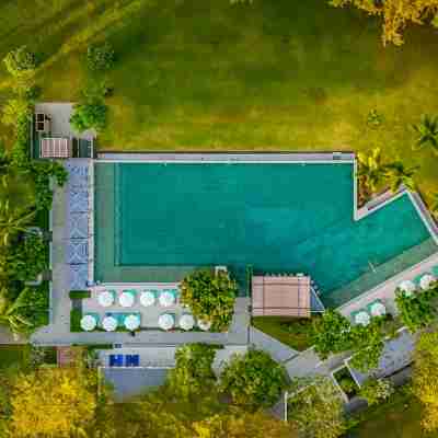 デュシ タニ クラビ ビーチ リゾート Hotel Exterior