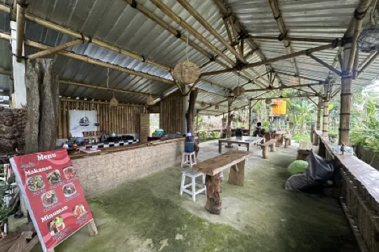 Tiny ECO Bamboo Ubud Отели рядом с достопримечательностью «lapangan ume saraseda»