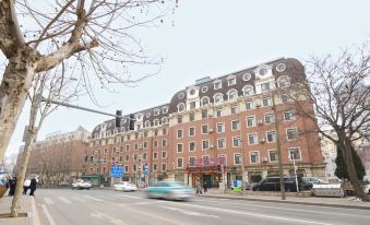 1896 Hotel (Dalian Railway Station Zhongshan Square)