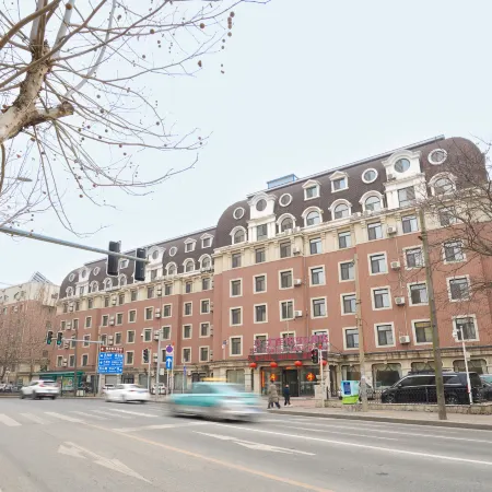 1896 Hotel (Dalian Railway Station Russian Style Street Store)