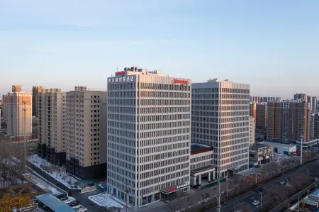 Hampton by Hilton Langfang Отели рядом с достопримечательностью «Unique Dream of Red Mansion»