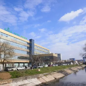 Aura Hotel Отели рядом с достопримечательностью «Свято-Успенский Кафедральный Собор»