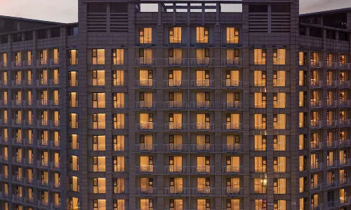 Yishang Oriental Hotel (Deyang Xudongli Food Street)