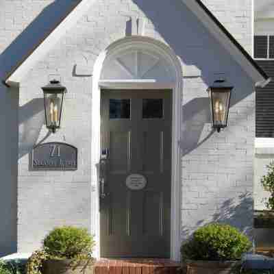 Standish House by BCA Furnished Apartments Hotel Exterior