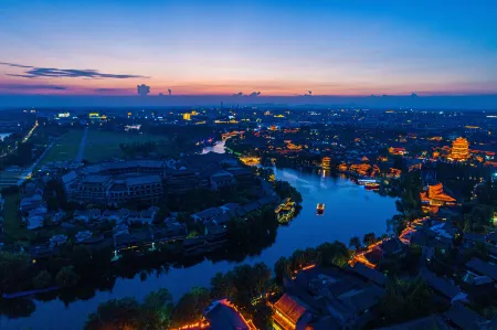 Dayu Haitang Boutique Stay Hotel (Taierzhuang Old City Scenic Area) Отели рядом с достопримечательностью «Zaozhuang Technician College Tai'erzhuang Branch»