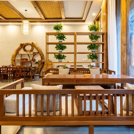 Fengqi Bieyuan (Hailuogou Moxi Ancient Town Store)