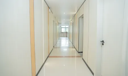 Jianning Jinchuan Business Hotel Отели рядом с достопримечательностью «Jinnaoshan Mountain Star Tunnel»