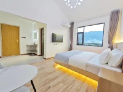 Yunju'er Riverside Beautiful Stay