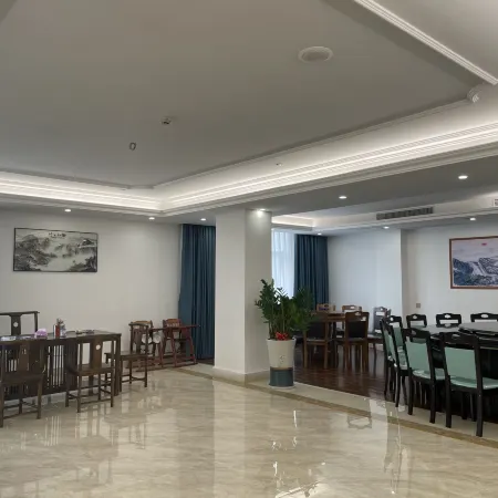 Star Bay Hotel (Wuhua Branch)