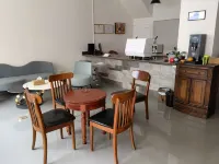 WWR hostel & cafe （old town branch）
