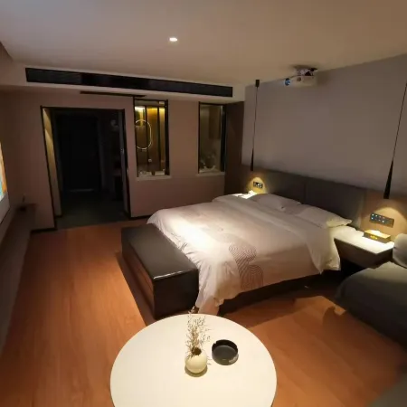 Wowo Theme Apartment (Chuzhou Modern City)