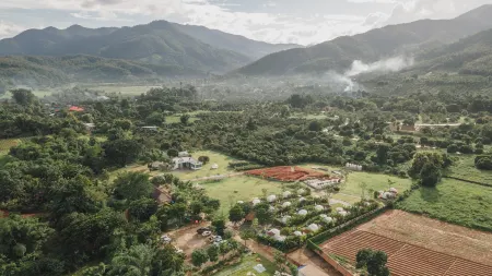 Raibumrungphol Отели в г. Mae Wang