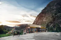 Zagana Wendangmu Half Mountain Homestay (Fairy Beach Branch) Hotels near Zagana Scenic Area - Pavilion