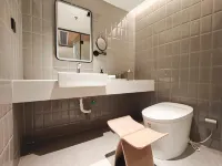 SENSE SCENE HOTEL (Chongqing Hongya Cave) - parking