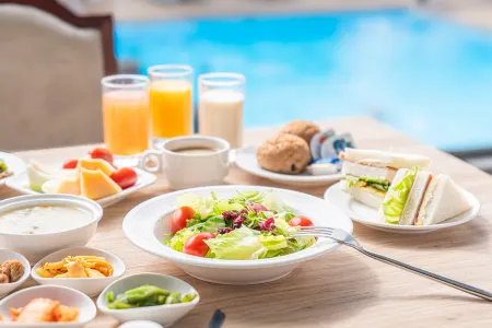 CHECK inn Select Taipei Yangmingshan Отели рядом с достопримечательностью «Chou's Honor Arch»