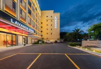Lavande Hotel (Jin Kongque Street, Mang City) 다이족 고진 주변 호텔