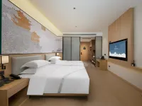 Yilong Ruiyun Hotel (Xinyang Railway Station Tianrun Square Branch) Hotels near Xinyang Station