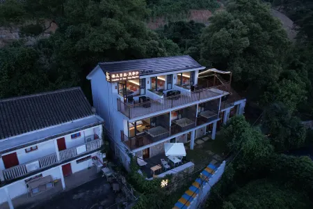 Sea sunrise · Tianjingsha · Seaview Holiday Home Отели рядом с достопримечательностью «Huangcheng Beach»