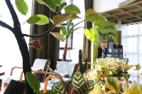 Kunming Qixi Scenic Hotel (Dounan Flower Market)