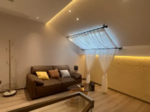 Yingjiang Loft Light Residence Homestay (Yangzhou Jiangdu Daqiao Town) Hotel berhampiran Xinsijun Dujiangbeishang Kangri First Station