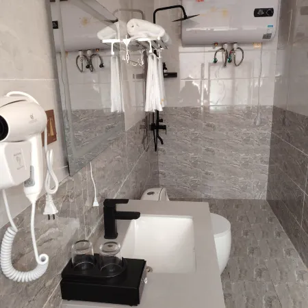 Danba Qingfeng Yaju Homestay