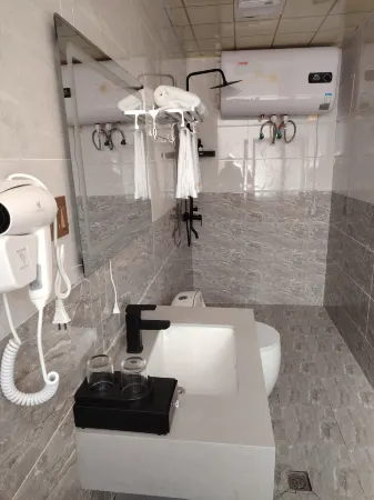 Danba Qingfeng Yaju Homestay