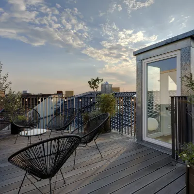 Gorki Apartments Отели рядом с достопримечательностью «Старое гарнизонное кладбище»