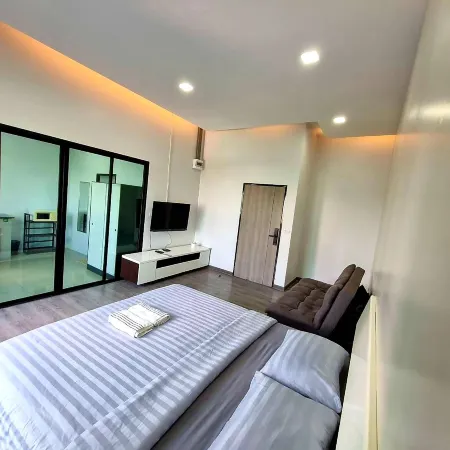 Aqua residences Отели рядом с достопримечательностью «Станция метро BTS-Bang Wa»