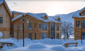 Trip.com Group Country Retreats (Cocoa Tuohai Yileimu Lake 300 B&B Joint Resort)