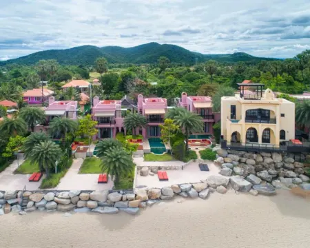 ヴィラ マロク リゾート プラーンブリーのホテル