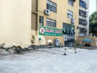 寧明皇冠假日飯店 - 停車場