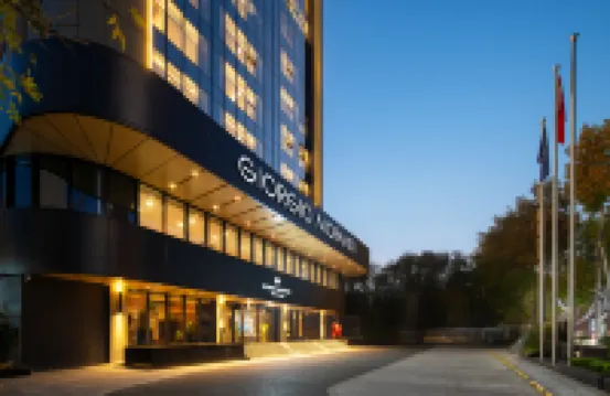 The GiorgioMorandi Hotels (Jinan Quancheng Plaza Commercial Area Daming Lake) Hotels near Heihu Spring