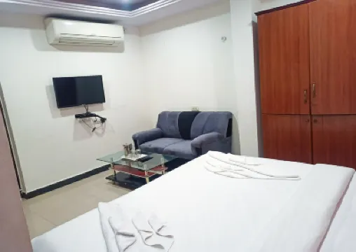ホテル チャンピオン イン ニア イエスワントプール ジャンクション レイルウェイ ステーション ジェーピーパーク周辺のホテル