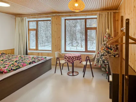 Wuchang Xuegu Mangniuhe Yizhan Отели в г. Учан