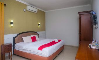 RedDoorz Plus near Adisucipto Airport 2