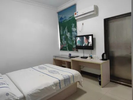 Hongyuan Hotel (Pubei Station Branch) Отели рядом с достопримечательностью «Oriental Water Park»