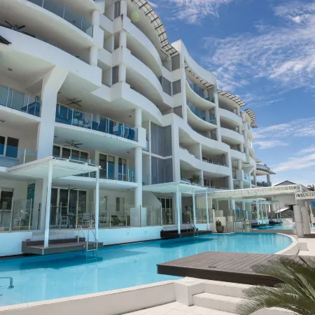 Waters Edge Apartment