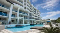 Waters Edge Apartment