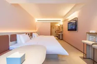HanTing Hotel (Xinyang Huangchuan Xiya Heyue Square) - parcheggio