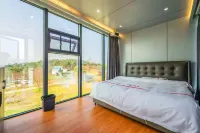 Yueguanghai Yuhuo Camping Homestay Hotel di Guangshui