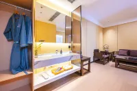 Sakura Hotel (Kunshan Zhaofeng Road Subway Station)