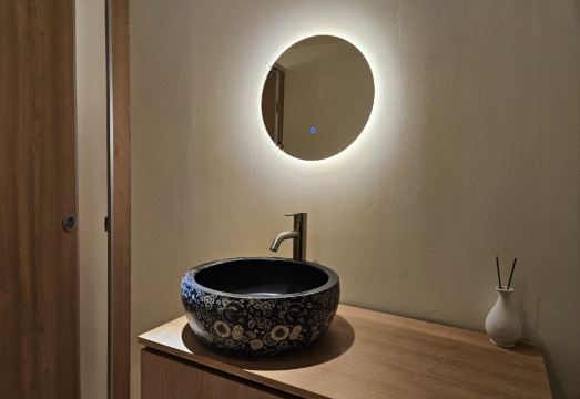 82 캡슐 호텔 무인 체크인 키오스크 또는 공용공간