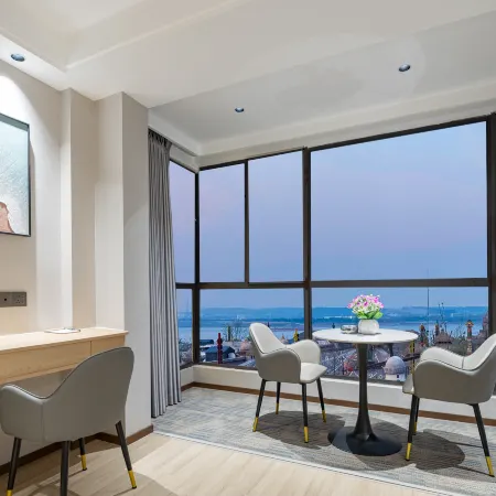 Jiangling Shiguang Hotel (Yidu Xunlong Water Street Branch)