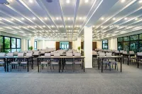 Rainforest Hotel by Nsun