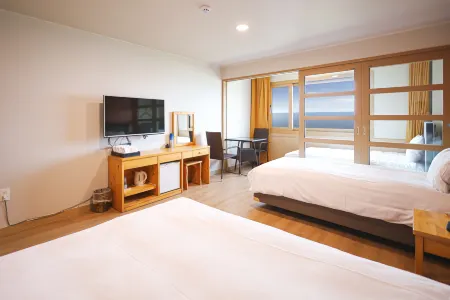 Fantastic Ocean View Sydney Hotel Отели в г. Чеджу