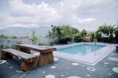 RedDoorz @ Villa Bukit Senyum Lombok Отели в г. Західний Ломбок