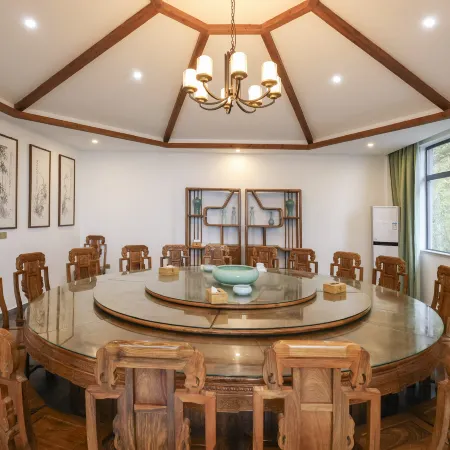 Longquan Fengyu Villa