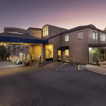 Edit Auckland Greenlane Hotels near One Tree Hill