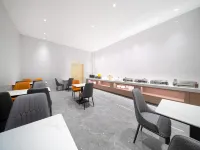 Chonpines Hotel (Xiongan New Area Anxin Baiyangdian Scenic Area Tourist Pier) Hotels in Anxin