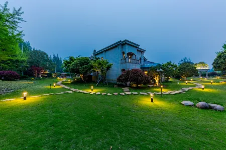 XiuRong Manor Отели рядом с достопримечательностью «Xisha Wetland»